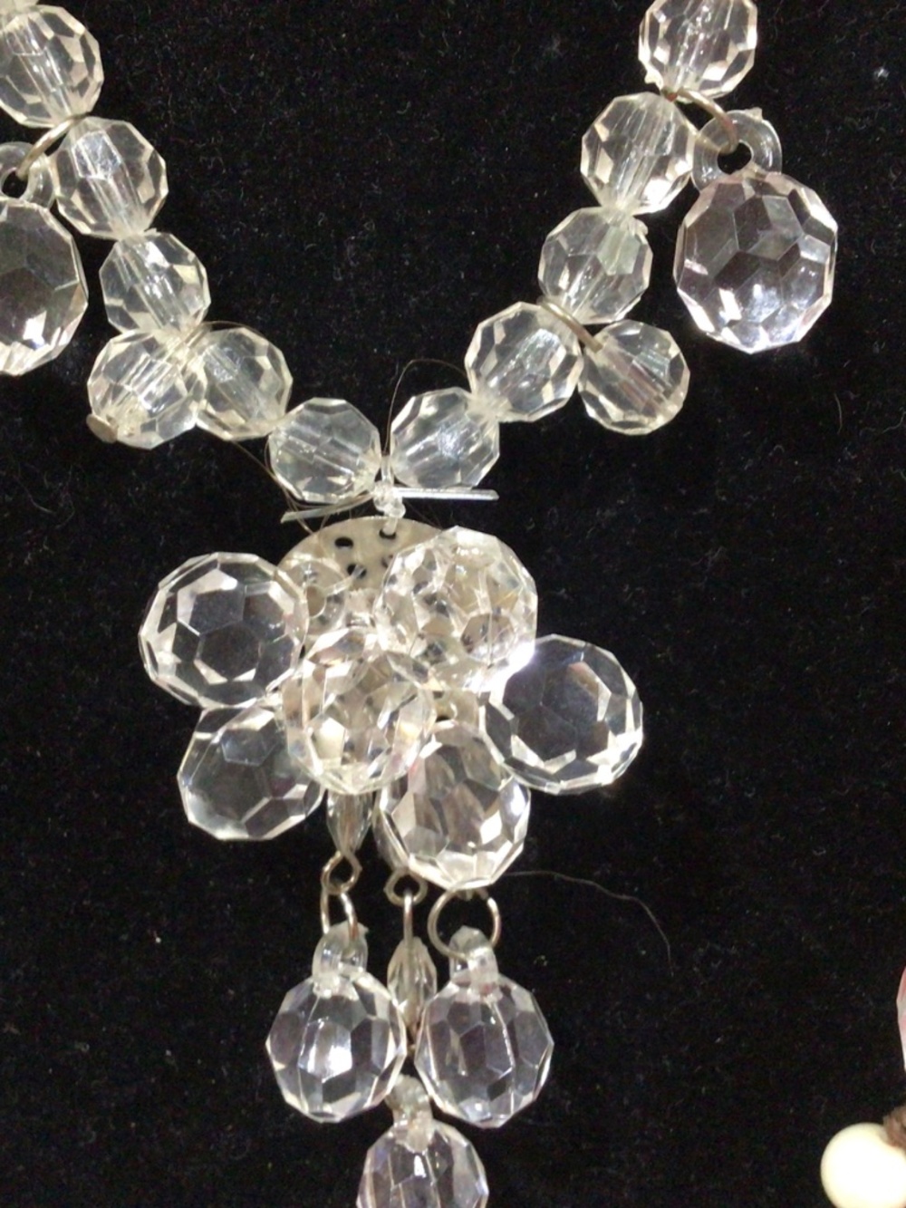 Lot of two fun necklaces. Can be worn individually or together great shape. - Picture 2 of 8